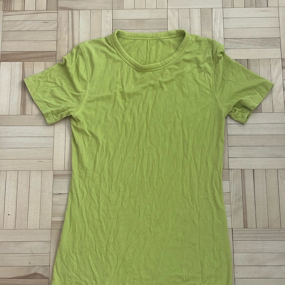 lululemon athletica Vibrant Green Short Sleeve Tee